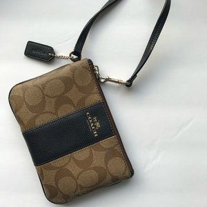 Coach Wallet signature leather clutch wristlet